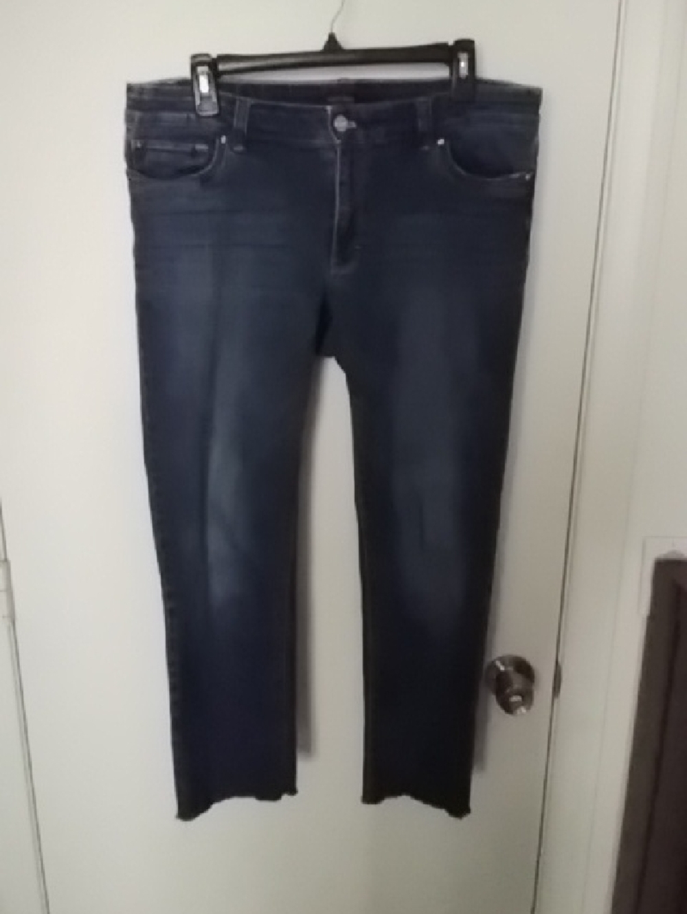 White House Black Market Slim Frayed Hem Ankle Jeans Size 12